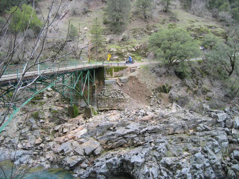 09. Lunch break...Dusty coming to Yuba River crossing..jpg