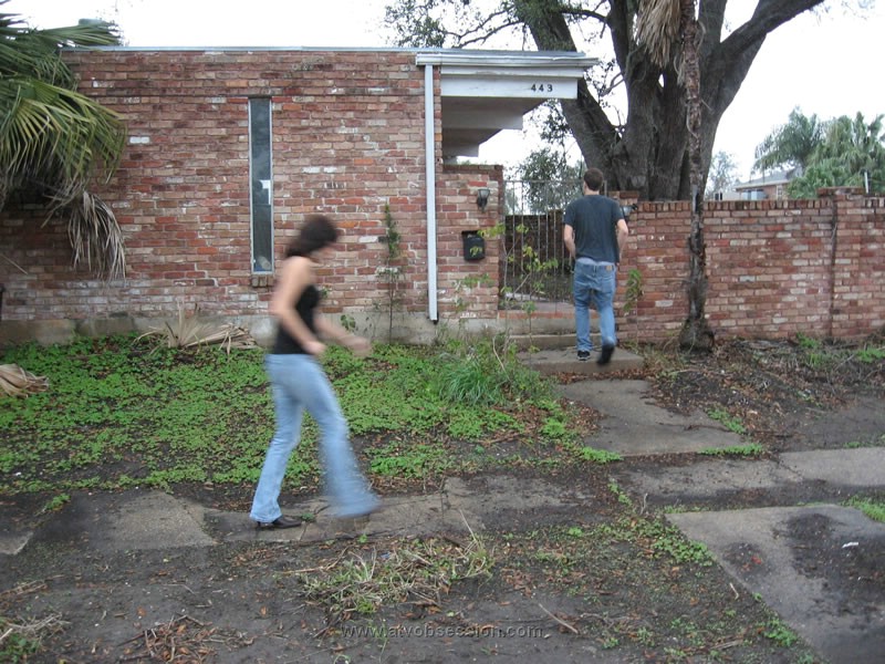 09. Lori and Kane visiting a house they used to rent..jpg