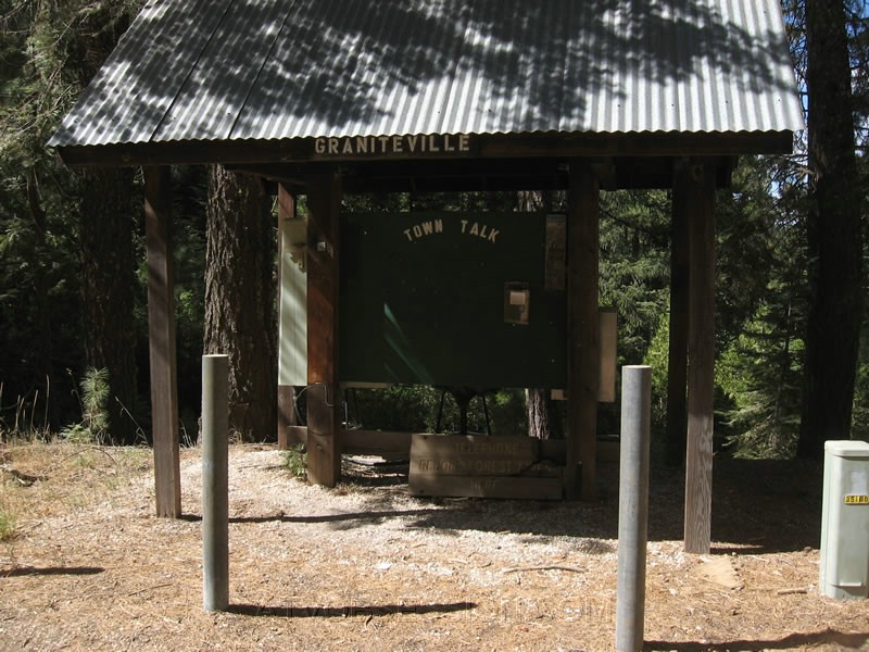 081. It's GONE! Phone company got tired of fixing it, and pulled it out 2 week eariler..jpg