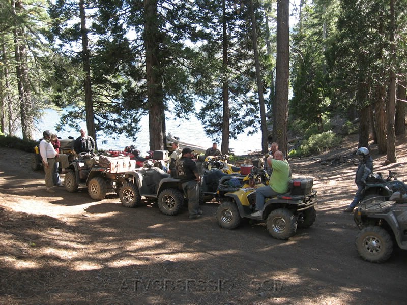 088. Kendo wipes the dust from his brow..jpg