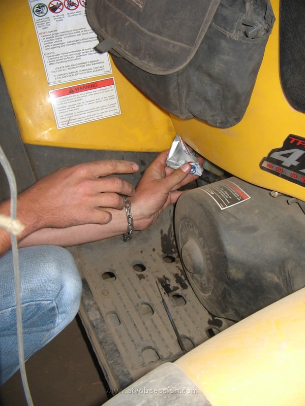 086. We walk the trail and find the plug..and get some oil..jpg