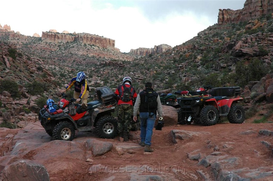 174. Ken hooks up Dusty..jpg