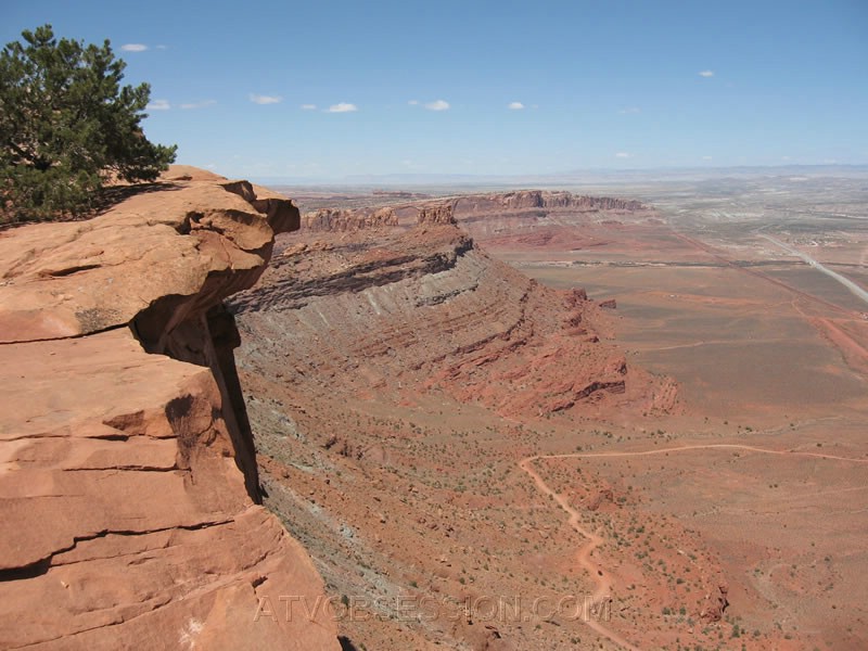 068. Cool ledge...oh wait..I have an idea..jpg