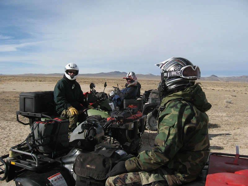 029. Brad and Lori chat before heading out..jpg
