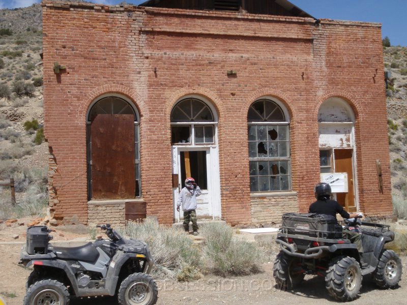 089. Kenan checks it out..jpg